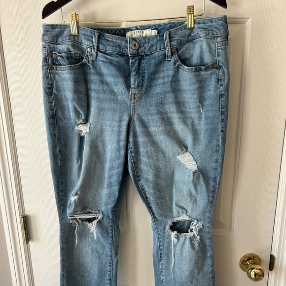 Torrid Denim First At Fit Skinny Blue Jeans Womens Size 14 R Distressed Ripped - Picture 1 of 5
